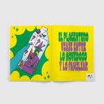 Yorokobu Instagram - 🙂 𝗬𝗢𝗥𝗢𝗞𝗢𝗕𝗨 𝟭𝟯𝟳: 𝗣𝗟𝗔𝗖𝗘𝗥 🙂 Los encargados de diseñar la portada de este número de Yorokobu dedicado al placer ha sido el equipo de @mugaritz. «El placer es una palabra muy amplia que implica la subjetividad de cada uno. En Mugaritz, el placer está muy vinculado con la búsqueda, con la curiosidad», explican. Durante seis meses al año, el equipo de Mugaritz se reúne para pensar y crear una nueva propuesta y experiencia gastronómica para sus comensales. A eso lo llaman periodo de creatividad. Crean un lienzo a base de folios en la pared y sobre él, empiezan a escribir y a dibujar formas y colores que rompen con la sobriedad de su cocina para crear una hoja de ruta, un mapa creativo, un paisaje de puntos de partida sin una meta definida. Y eso es lo que hicieron para esta portada. Fueron dibujando las ideas bajo un gigantesco Yorokobu escrito en primer plano: besos, pistilo, ama, necesidad, 5 de mayo, castaño, flan, pez pollo, día, serenidad, pera… No había tiempo ni intención de afinar el trazo. Todo debía ser tan rápido como llegaban las palabras y conceptos a la mente. «En nuestro caso, los dibujos no son perfectos, parece como si los hubiera hecho casi un niño. Para nosotros, más que dibujos son trazos que marcan un camino, un paisaje vivo, abierto, que nunca está terminado y que se encuentra en constante transformación». 📲📖 Puedes leer la revista completa gratis en el link de nuestra bio. Dirección de arte: @luisbboy Dentro, el arte de: @glez_studio, @rcaxero, @pauvallsnet, @miriampersand, Ignacio Martín y más. Placer