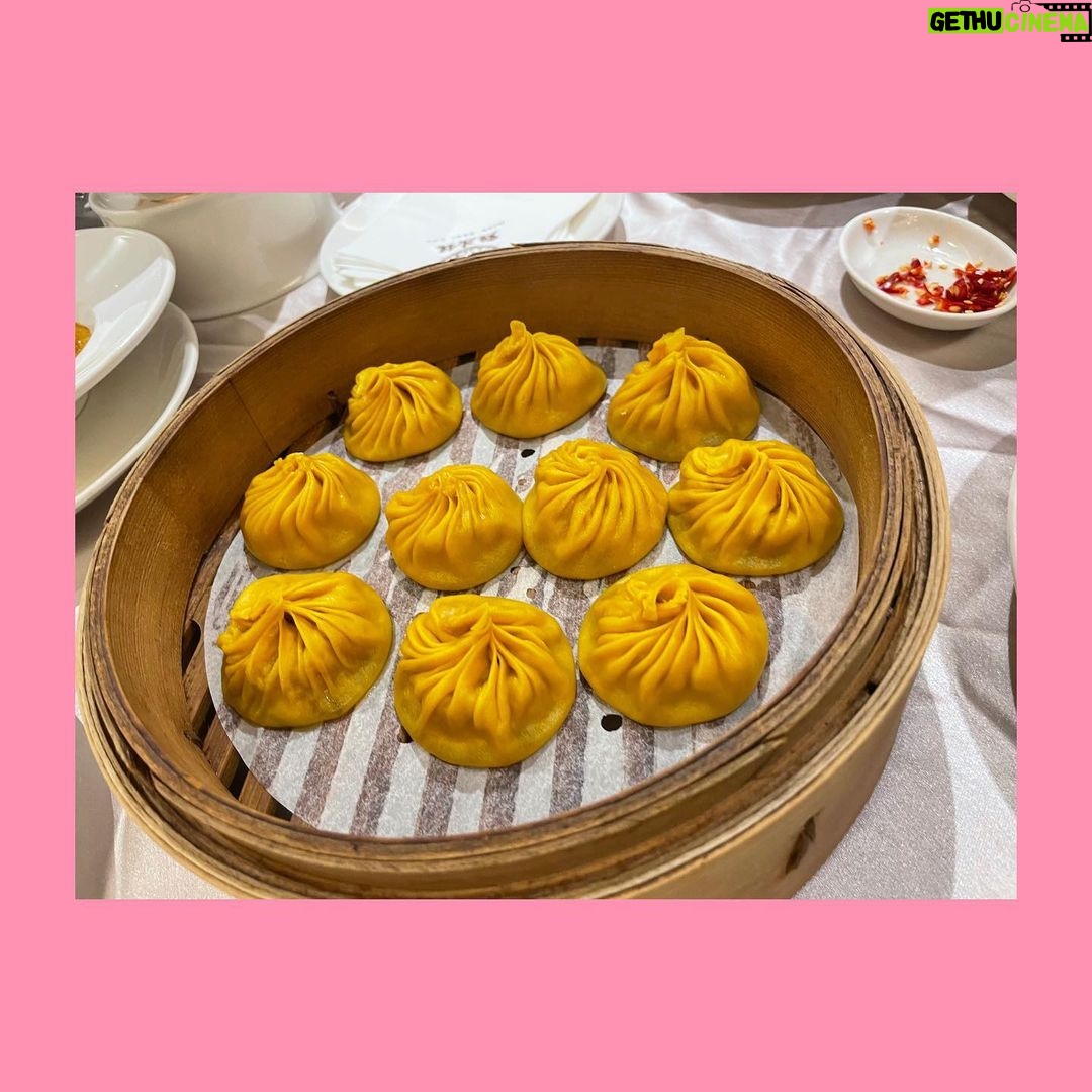 Yoshino Aoyama Instagram - #0729 🎸🥢 ・ 台湾の思い出写真たち とにかくとにかくとにかくご飯が美味しすぎて……引くほど食べてしまいました😭🥢好吃〜〜 ・ ・ 多謝你!!!! Thank you!!!! ・ #ぼっちざろっく #孤獨搖滾 #青山吉能 #後藤ひとり 役
