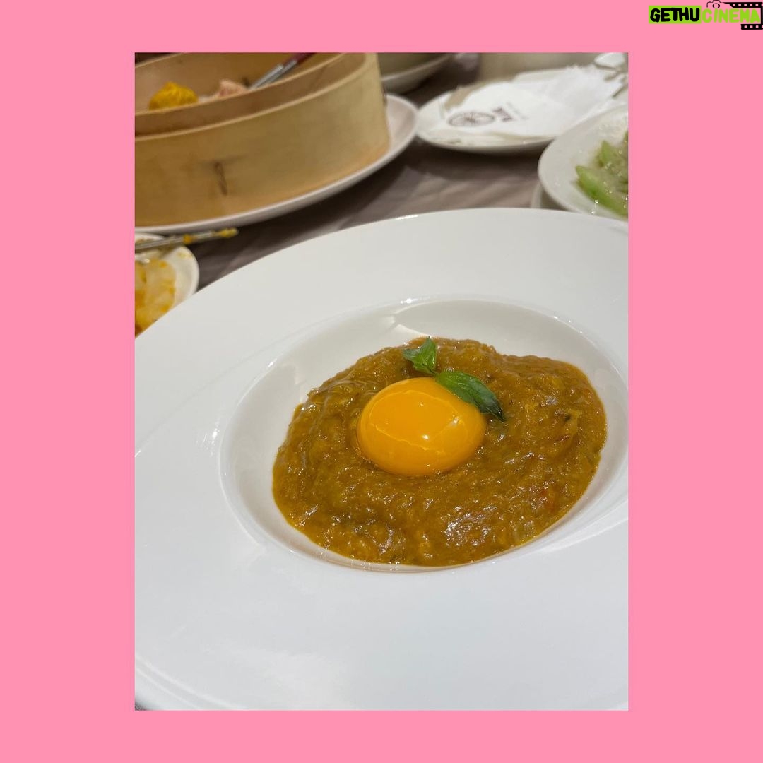 Yoshino Aoyama Instagram - #0729 🎸🥢 ・ 台湾の思い出写真たち とにかくとにかくとにかくご飯が美味しすぎて……引くほど食べてしまいました😭🥢好吃〜〜 ・ ・ 多謝你!!!! Thank you!!!! ・ #ぼっちざろっく #孤獨搖滾 #青山吉能 #後藤ひとり 役