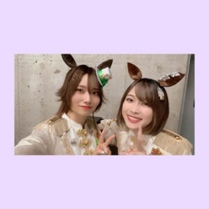 Yoshino Aoyama Instagram - #0716 🐎🎤
・
思い出写真②
〜2ショットたち〜
・
本ちゃん
ゆりな
すみれさん
だーみなさん
そらまるさん
なつみん
ちささぁん
はおちゃん
ひなきちゃん
松岡
・
待機のタイミングが合わずやDAY2は撤収の時間もあったりで撮れずな方が多数😭ひーん
楽屋でも皆さん(というかゆりな)が本当に楽しくて、一生笑い声が響いていて愉快でした！
お写真以上の思い出があるってことサ
ま、みんなにもちょっとは共有してやろう📷
・
・
#ウマ娘 #umamusume 
#ウマ娘5th
#ウマ娘5th横浜D2
#再投稿🙇‍♀️