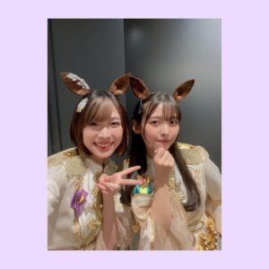 Yoshino Aoyama Instagram - #0716 🐎🎤
・
思い出写真②
〜2ショットたち〜
・
本ちゃん
ゆりな
すみれさん
だーみなさん
そらまるさん
なつみん
ちささぁん
はおちゃん
ひなきちゃん
松岡
・
待機のタイミングが合わずやDAY2は撤収の時間もあったりで撮れずな方が多数😭ひーん
楽屋でも皆さん(というかゆりな)が本当に楽しくて、一生笑い声が響いていて愉快でした！
お写真以上の思い出があるってことサ
ま、みんなにもちょっとは共有してやろう📷
・
・
#ウマ娘 #umamusume 
#ウマ娘5th
#ウマ娘5th横浜D2
#再投稿🙇‍♀️
