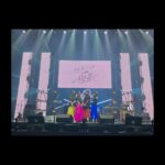 Yoshino Aoyama Instagram - #0521 🌌🎸 ・ 「結束バンドLIVE-恒星-」 ・ 終わってからだいぶ経ちましたが、現地・配信をご覧いただいた皆さんありがとうございました。 ・ ラジオの方でたっっぷり振り返りましたし、 なんとギターヒーローへの道“第2弾”も後日公開されることになりました､､！ すべてはライブとラジオ、そして密着映像に置いて行きましたので、お写真の共有のみさせてください。 ・ ・ 1枚目 ZeppHaneda来たぞーーー！ 2枚目 かっこつけっそくばんど 3枚目 喜多さん、かっこいいなあ…。 4枚目 お母さん(末柄さん)､､love. 5枚目 お衣装もとてもこだわりまみれです。 6枚目 イヤモニも特注！結束バンド仕様なんですよ…！ 7枚目 よぴいくみの誕生日サプライズ！ 8枚目 相棒しっかりシートベルトで輸送 ⁡ ⁡ 𝘛𝘩𝘢𝘯𝘬 𝘺𝘰𝘶. ⁡ ⁡ ⁡ #ぼっちざろっく #結束バンド #BocchitheRock #KessokuBand #鈴代紗弓 #伊地知虹夏 役🥁 #水野朔 #山田リョウ 役🌿 #長谷川育美 #喜多郁代 役🎤 #青山吉能 #後藤ひとり 役🎸 ⁡ #結束バンド恒星 ⁡ 私もっとギターうまくなりたい、かも。