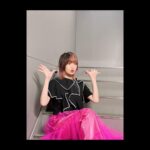 Yoshino Aoyama Instagram - #0521 🌌🎸 ・ 「結束バンドLIVE-恒星-」 ・ 終わってからだいぶ経ちましたが、現地・配信をご覧いただいた皆さんありがとうございました。 ・ ラジオの方でたっっぷり振り返りましたし、 なんとギターヒーローへの道“第2弾”も後日公開されることになりました､､！ すべてはライブとラジオ、そして密着映像に置いて行きましたので、お写真の共有のみさせてください。 ・ ・ 1枚目 ZeppHaneda来たぞーーー！ 2枚目 かっこつけっそくばんど 3枚目 喜多さん、かっこいいなあ…。 4枚目 お母さん(末柄さん)､､love. 5枚目 お衣装もとてもこだわりまみれです。 6枚目 イヤモニも特注！結束バンド仕様なんですよ…！ 7枚目 よぴいくみの誕生日サプライズ！ 8枚目 相棒しっかりシートベルトで輸送 ⁡ ⁡ 𝘛𝘩𝘢𝘯𝘬 𝘺𝘰𝘶. ⁡ ⁡ ⁡ #ぼっちざろっく #結束バンド #BocchitheRock #KessokuBand #鈴代紗弓 #伊地知虹夏 役🥁 #水野朔 #山田リョウ 役🌿 #長谷川育美 #喜多郁代 役🎤 #青山吉能 #後藤ひとり 役🎸 ⁡ #結束バンド恒星 ⁡ 私もっとギターうまくなりたい、かも。