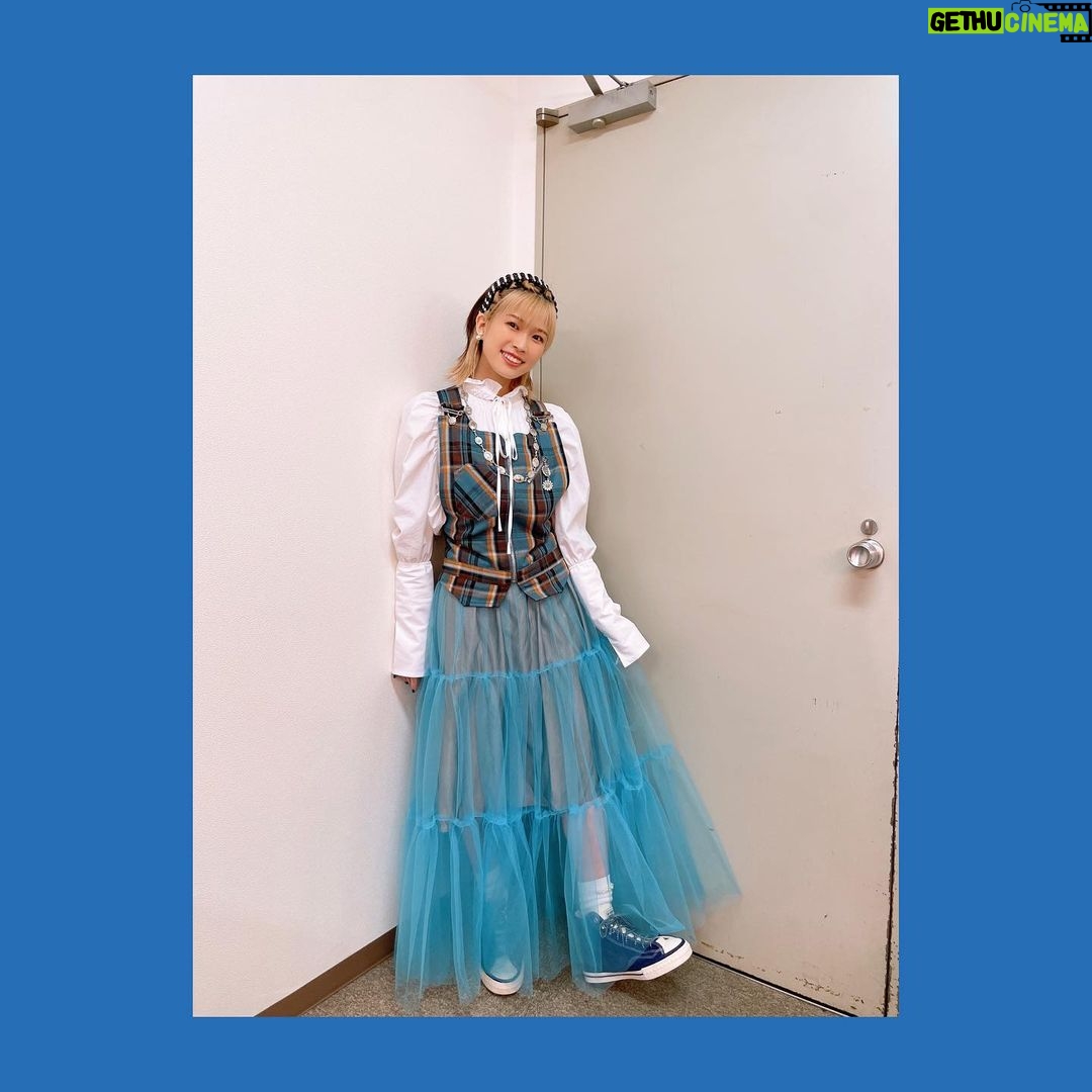 Yoshino Aoyama Instagram - #0513 #0515 ・ BD liveがあり、BDがありました。 詳しくはコラム #みずプレ で語りましたので是非に📚 最後の写真は、アイメイクが可愛かったのだという写真です😂 ・ 5/15。 すでにたくさんのお祝いありがとうございます! これからもみなさん宜しくお願い致します! ・ ・ #青山吉能 #され青