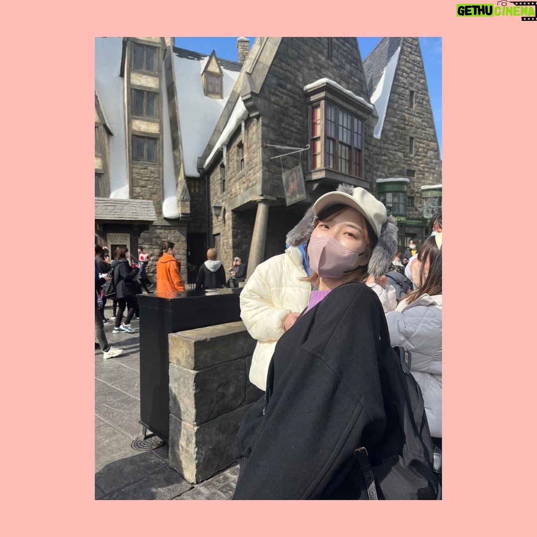 Yoshino Aoyama Instagram - #0212 🐙 ・ 初・魔法エリア🧙♀️🪄🪄 ・ ・ ・ #青山吉能 #ぼっちざろっく #インストアイベントOSAKA #ありがとうやで!