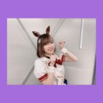 Yoshino Aoyama Instagram - #1106 🐎🎤 ・ ・ 「ウマ娘 プリティーダービー 4th EVENT SPECIAL DREAMERS!! EXTRA STAGE」 ゴールイン！⭐︎⭐︎ ⁡ 本当に本当に多くの愛と熱量を持って、 多岐にわたるコンテンツを送り出し続けているウマ娘。 そんな大きな渦の中に自分が飛び込んでいることが、 今でも少し不思議な感覚です。 ⁡ 歴史にも時間にも負けない愛を、 どれだけ魅せられるかどれだけ役に注ぎ込めるか。 そんなことをずっと考えていた日々でした。 ⁡ “うまぴょい伝説”に始まり、 同期組で“ぴょいっと♪はれるや!” うまゆるから“ゆるパカHAPPY DAYS!” 紡がれる絆を見せた“winning the soul” ぱかアゲMIXから“Never Looking Back(Remix Ver.)” “We are DREAMERS!!”でひとつになり終わり、 “GIRLS' LEGEND U”でまた出会いました。 最後はもう一度“うまぴょい伝説”！ ⁡ 大きな大きなトレーナーさんの愛を全身で感じられる あっという間の4時間でした。 ⁡ ダンスの先生方やウマ娘スタッフの皆さんにも 本当にたくさん支えられました。 どうしてツヨシがこの曲を歌うのか、その意味や伝えたいこともしっかりばっちりちゃーんと教えていただき、このライブを通してツルマルツヨシというウマ娘のことをより知れた気がします。 ⁡ 歴史上叶えられなかった夢を、叶えられるウマ娘。 ⁡ これからも芝居、歌やパフォーマンスを通して ツヨシをツヨシらしく表現できるように もっともっと…立派になりたいと思います💪 その心は、強し。 引き続きよろしくお願いいたします。 ⁡ 本当に本当にありがとうございました！ ・ ・ #ウマ娘 #ウマ娘4th #ツルマルツヨシ