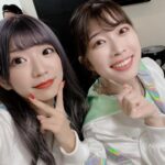 Yoshino Aoyama Instagram - #0128 🍊👑 ・ ・ 「SMILE PRINCESS 3rd LIVE GO UP！」 走り抜けました〜！！！！！！！ メンバーのみんなといると、たくさん笑ってくれて嬉しい気持ちにもなるし、何が何でも頑張りたいと思わせてくれるとってもイイ女ばっかりですワ ・ もっともっとわたしたちの強みを知ってほしいし、わたしももっともっと寄り添いたいなあ。 ・ とにかく大好きと尊敬が増した1ヶ月でした♡ 新曲にタイアップに引き続き宜しくお願いいたします。 ・ ・ #SMILE PRINCESS #スマプリ3rdライブ ⁡ #北守さいか 🔑 #汐入あすか 🎀 #相良茉優 😈 #辻森梓咲 🌅 #本郷里実 💎 #森山由梨佳 🦩 #青山吉能 🥒 ⁡ #実は #きぬの宿志季大瀞 さんに #お会いできたことが本当に嬉しかった #いつだって #心の絆でパックを繋げ🏒⛸️✨✨ #最後の写はあずーを見つめるわたし