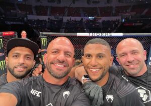 Youssef Zalal Instagram - Much love to my family and my supporters and the fans, I felt like I won the fight but the judges think otherwise see you guys soon 🇲🇦😈 #alhamdulillah #themoroccandevil #ufc