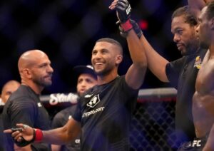 Youssef Zalal Instagram - Much love to my family and my supporters and the fans, I felt like I won the fight but the judges think otherwise see you guys soon 🇲🇦😈 #alhamdulillah #themoroccandevil #ufc