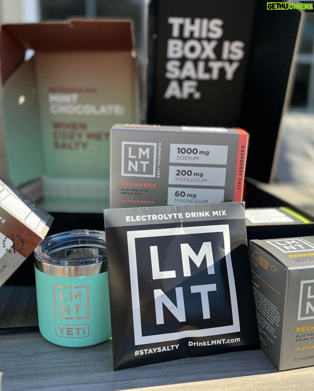 Youssef Zalal Instagram - Enjoy your holidays with some MINT CHOCOLATE electrolyte drink!! 🍫😁 Denver, Colorado