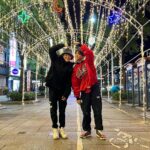 Yu-Jia Lin Instagram - 哎呀 就說不要偷暈我🤪 @hrcbrian_beastcrew 1點了發文還有人理我嗎🤣 1點都阻止不了我發文🫢 聖誕快樂🔥 #林毓家 #家家 #acqua #貢丸 #李秉諭 #cp #丸家 #完蛋了 #貢丸暈我