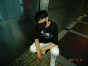 Yu-Jia Lin Instagram - 兇兇的你們還喜歡嗎
你們也知道🤪
我還是笨笨的家🏠😍
#林毓家 #家家 #ootd
