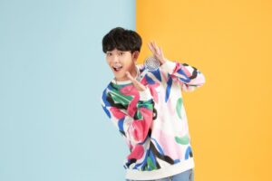 Yu-Jia Lin Instagram - 買起來❤️🥰
真的敲好用
就像貢丸說的 @hrcbrian_beastcrew 
我真的被他梳直頭髮了🤣

Coeur d’enfant 童心梳x AcQUA 源少年 預購開跑啦！
下單購買除了送官方限定的照片小卡組合
還會隨機贈送15張我們的親筆簽名拍立得喔！

超Q梳子點這邊👇🏻👇🏻👇🏻
https://www.twenty-c.com/categories/coeur-d%E2%80%98enfant

＠c_oeur_denfant
＠twenty_c_plus