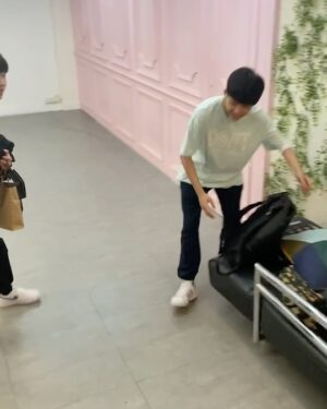 Yu-Jia Lin Instagram - 搞怪系列5
須也有搞怪的一面🤪
但我們還是比較瘋🤪
最後一部有新cp了😅
#AcQUA #林毓家 #搞怪 #搞怪系列
