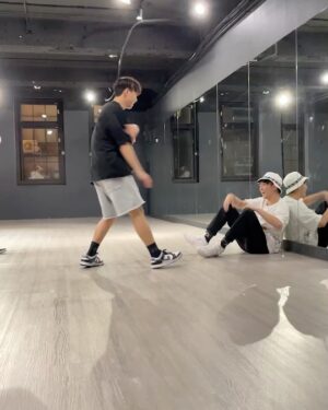 Yu-Jia Lin Instagram - 搞怪系列5
須也有搞怪的一面🤪
但我們還是比較瘋🤪
最後一部有新cp了😅
#AcQUA #林毓家 #搞怪 #搞怪系列