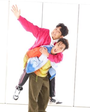 Yu-Jia Lin Instagram - 前後圖形成鮮明的對比呢🤪
反差的我😆
📷：鏡週刊拍攝提供
#acqua #林毓家 #家家 #源少年 #鏡週刊 #ootd