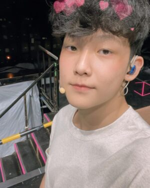 Yu-Jia Lin Instagram - 期待我們的見面❤️
我們準備好了❤️
#高雄 #原子演唱會 #林毓家 #家家 #原子少年 #atomboyz