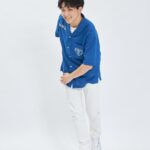 Yu-Jia Lin Instagram – 藍色給人一種憂鬱的感覺🙁
但在我身上😅
怎麼看起來很笨🤣
#林毓家 #家家 #AcQUA