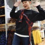 Yu-Jia Lin Instagram - 今天我穿的好看嘛🤪 留言跟我說💕 #林毓家 #家家 #ootd #AcQUA 全球 UNIQLO LifeWear Day 零時差登場，這次秋冬新品以[今日新經典]為靈感主題，提出契合現代生活需求的四大時尚趨勢。旗艦店升級轉型為LifeWear Store示範店 ，帶給消費者全新店舖體驗 貼近大自然🥰 全新到傳統風格等著你🔥 男裝 粗紡棉質格紋襯衫 450263#26 男裝 U AlRism棉質寬版中高領T恤455933#00 男裝 休閒上衣 450185#09 男裝 Slim Fit 牛仔褲 450243#07 邀請大家參加UNIQLO第一屆極致日常服票選活動，9/12-9/25 一人一票，投下你所愛的服裝之外，還可以抽獎喔 #uniqlo2022FW#TodaysClassics @UNIQLO_TAIWAN