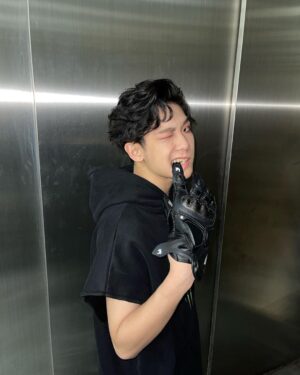 Yu-Jia Lin Instagram - 畢業快樂樂樂❤️🥰
謝謝你們一直以來的支持❤️
這段時光真的很美好🥰
未來讓我們繼續努力下去❤️
第三張喜歡🤣

愛所有工作人員❤️
愛所有編舞老師❤️
愛所有編曲老師❤️
愛所有水星隊友❤️
謝謝支持我的你❤️
沒有你們就沒有我🥰
#林毓家 #家家 #水星 #原子少年 #原子少年atomboyz #畢業快樂 #結冰了