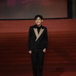 Yu-Jia Lin Instagram - 這次擔任金馬60的遞獎大使真的是太榮幸了💜 很感謝金馬給我這次機會🙏 讓我遇到了好多好多我的偶像！ 我會一直努力下去的！ 也謝謝彭千祐哥哥🙏 跟夏朧姊姊👍 一直叫我不要緊張🙏 你們都是最棒的🔥 我們一起像我們在紅毯說的繼續努力👊 金馬執委會 @goldenhorsefilmfestival提供 彩妝協力｜Vivi Makeup Studio @vvmmakeupstudio 髮型協力｜W+ Salon @w_plus_salon 造型協力｜wangliling @wangliling #林毓家 #家家 #金馬 #金馬獎 #金馬60 #遞獎大使