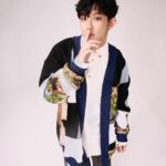 Yu-Jia Lin Instagram - 我的全新單曲布朗尼已經在各大平台上架了❤️ 你們快去聽！ 不准反駁ㄏㄚˋ聽到了沒😠 #布朗尼 #林毓家 #家家 #AcQUA #源少年