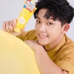 Yu-Jia Lin Instagram - 最近我常常去打籃球真的很容易流汗 所以現在我每天運動結束後我回家的第一件事情就是馬上洗臉! 因為我平常只要流汗很容易會覺得很不舒服 肌膚很油膩不光滑 而洗臉能馬上感覺到乾淨清爽 想跟大家介紹一個我最愛用的洗臉神器❤️ 日本熱銷15年NO.1的專科SENKA 超微米毛孔淨化潔顏乳🥰 它非常細緻也有濃密的微米養肌泡泡能徹底的清潔我堵塞的毛孔髒污 日本柚子精華淨化毛孔,更能有效減少黑頭粉刺並且去除老化的角質🥰 不僅如此還添加蠶絲蛋白保濕精華 還有雙重玻尿酸 更有12種肌膚保養成分,讓肌膚更水嫩 也讓你洗完臉後毛孔更緊緻,整個人在鏡頭上就能非常自然的呈現出透亮的肌膚 超級推薦大家使用❤️ AcQUA 源少年就是毛孔救援隊好夥伴! 請至各大屈臣氏、康是美、寶雅、MOMO 購物網、蝦皮商城等各大通路與電商平台均有販售 快去買起來跟我用一樣的神器😘 毛孔救援隊送大禮~ 在哪抽獎:專科官方IG @senkataiwan 抽獎獎品:超限定! AcQUA全簽名禮盒組（共有20組） 相關規則詳情請見抽獎文❤️ #專科 #SENKA #超微米毛孔淨化潔顏乳 #日台洗顏冠軍 #毛孔緊緻 #有感拋光 #毛孔救援隊