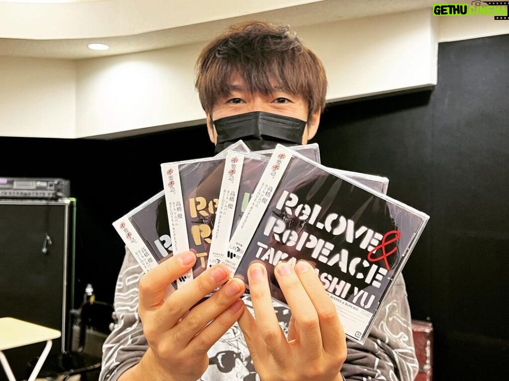 Yu Takahashi Instagram - 10/5 Release!!! 高橋優 8th ALBUM 「ReLOVE & RePEACE」 #完成！ #高橋優 #ReLOVEandRePEACE