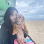 Yui Oguri Instagram - 夏の終わり ゴンくんとの旅🌻🐾🔖 #夏#海#わんちゃん