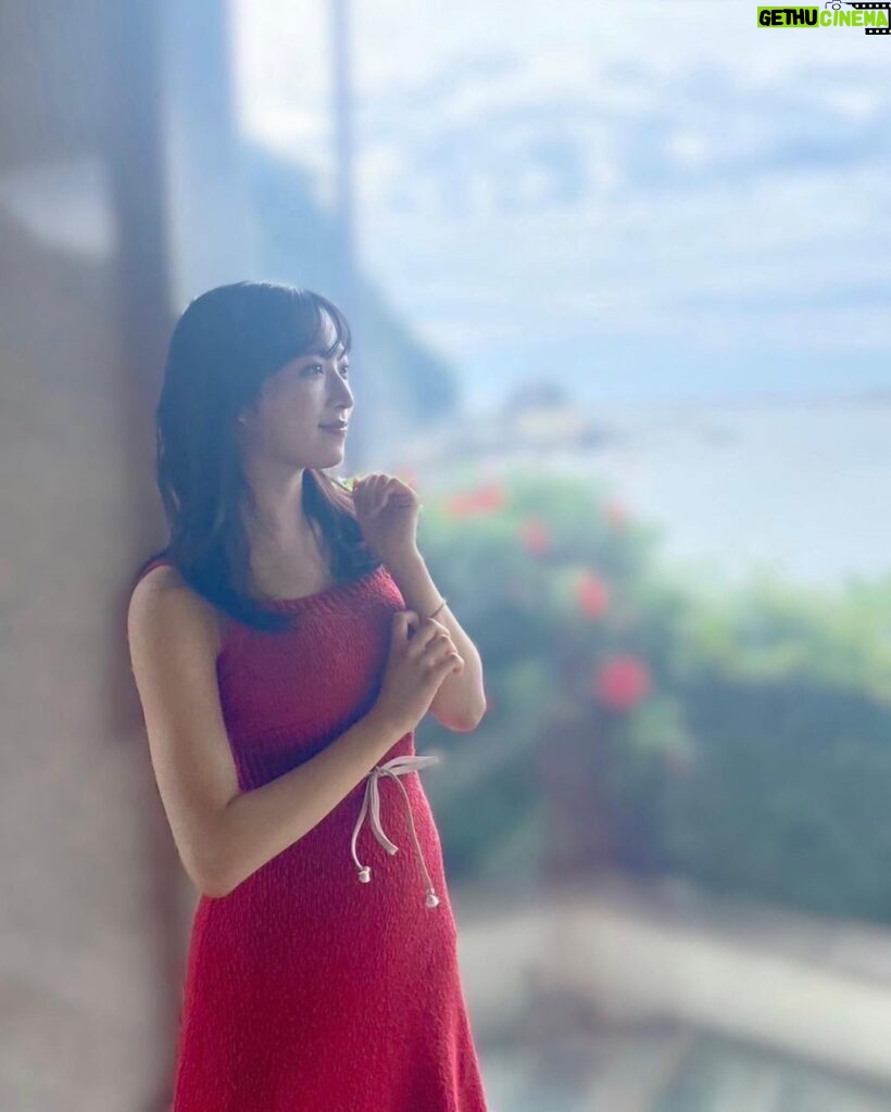 Yui Oguri Instagram - 夏が終わる前に夏らしく…☺︎♡ #夏服 #ピヌエ#pinue