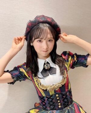 Yui Oguri Instagram - 皆さんはAKB衣装は
どの衣装が好きですか〜？☺︎♡

#オサレカンパニー 
#AKB48