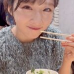 Yui Oguri Instagram - 数年ぶりのカップヌードル🍜✨ うまうまうま〜！！！☺️ https://nissin-ps.com/live/detail/652f74b9 #日清食品 #推しはカレー味 #麺9 #カップヌードル