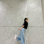 Yui Oguri Instagram - 22歳の生誕Tシャツ👕♡ もう販売終わっちゃったみたいだけど…。 自分でデザインして お気に入りだから着てみた ~！☺︎ ワンポイントロゴのデザインすき ~