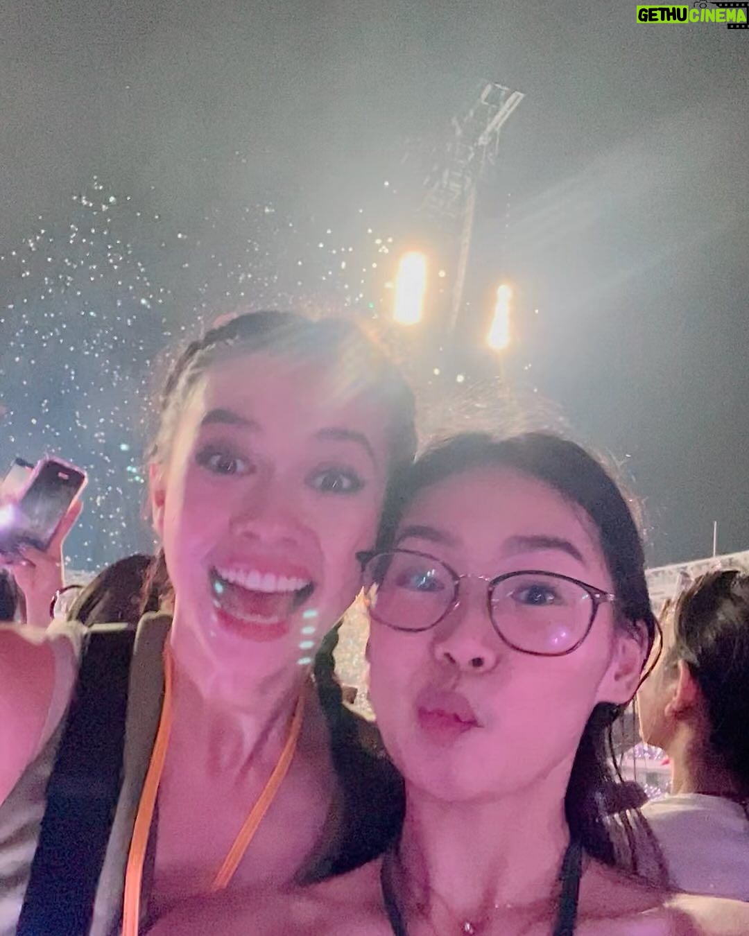 Yuki Kato Instagram - Everyone is an alien somewheređź’› Here u go, a #diaryukikato went for #yukitakonser @coldplay another bucket list checked. Blessed and grateful. Bonus foto terkahir aftermath dr konsernya, gamon sampe besoknya otw ke lokasi shooting masih aja mewek. Hehe. Jakarta, Indonesia
