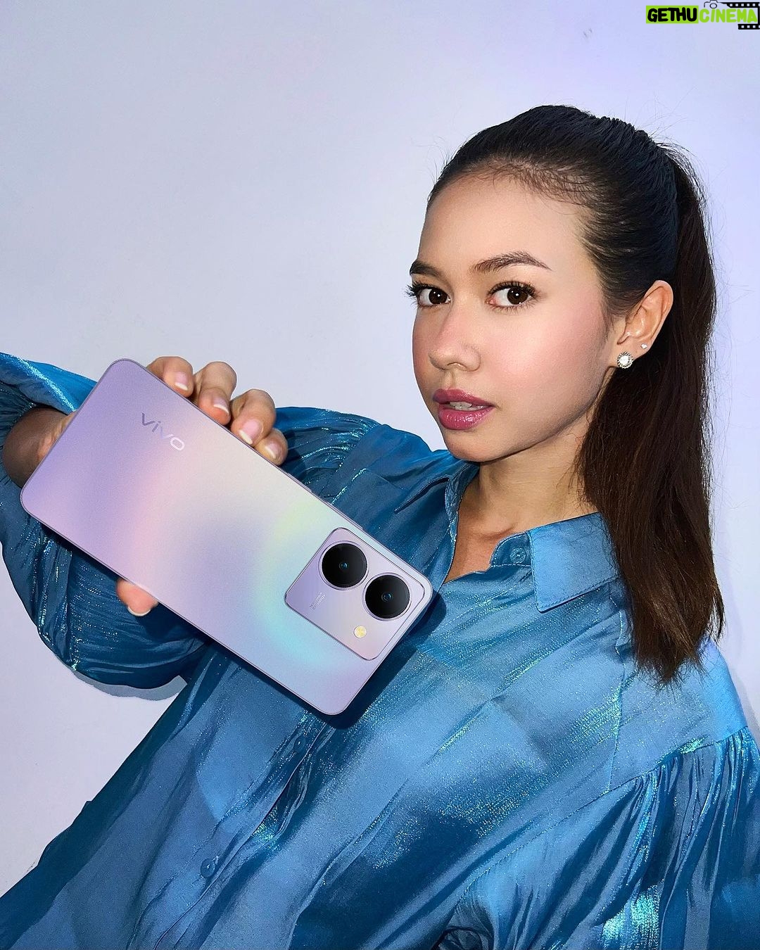 Yuki Kato Instagram - This is the new vivo Y27 yang akan launch sebentar lagi! Dari kemarin aku bawa liburan dan aku super gak sabar untuk share my overall experience + hasil2 foto #GayaSultan aku dengan #PerformaJagoan Vivo Y27! ๐