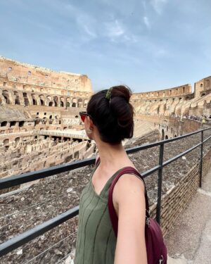 Yuki Kato Instagram - Salah satu bucket list selama ini, akhirnya terpenuhi jugaaaaa!!!! 

Dulu cuma bisa liat dibuku, video, film documenter dan foto ngebayangin colosseum itu sebesar apa, feelsnya gimana hehehe

Seneng bgt aaaaa! Keliling colosseum pakai audio guide juga udh cukup bgt buat aku.. sekian #diaryukikato 🩷