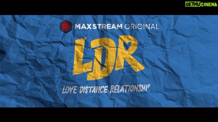Yuki Kato Instagram - Apakah Derrick dan Ella bisa mengatasi hubungan LDR ini? Temukan jawabannya di film LDR: Love Distance Relationshi* yang tayang besok hanya di MAXstream. GRATISSS!!! #MAXstream #MaxstreamOriginal #FilmLDR