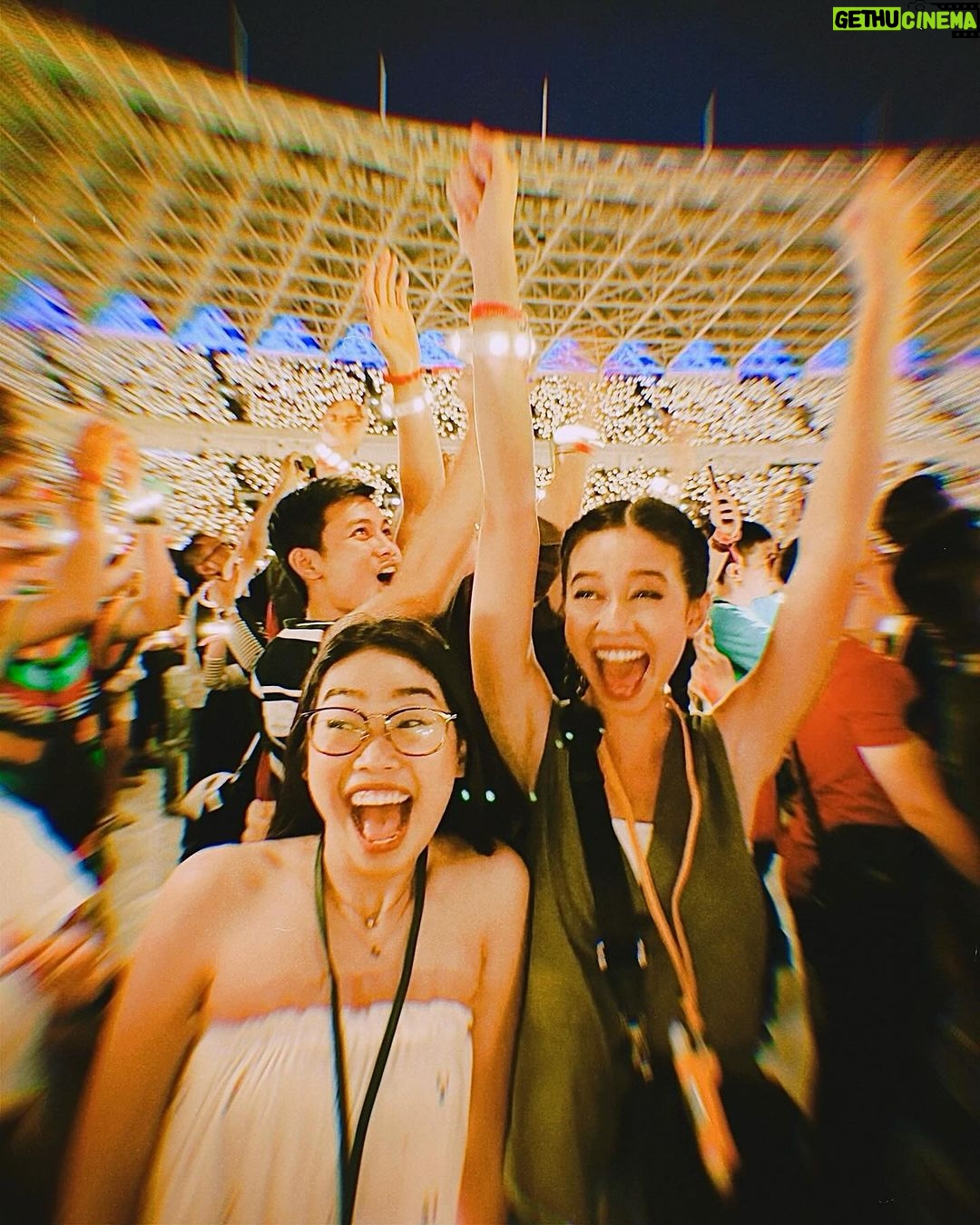 Yuki Kato Instagram - Everyone is an alien somewheređź’› Here u go, a #diaryukikato went for #yukitakonser @coldplay another bucket list checked. Blessed and grateful. Bonus foto terkahir aftermath dr konsernya, gamon sampe besoknya otw ke lokasi shooting masih aja mewek. Hehe. Jakarta, Indonesia