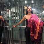 Yuki Kato Instagram – Mix and match at its best. Sebisa dan semampu kita terus menggunakan kain-kain khas dari indonesia.
Kain satin motif jumputan ada teknik tie dye dipadukan leather pants? Kenapa engga?? Have some fun! Berkain tdk selalu mesti kaku menurut aku…
Selamat bersenang-senang dengan style kalian masing-masing sobat online aku! Have a great weekend ahead!
#diaryukikato