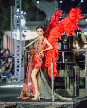 Yuki Kato Instagram - Just like a Phoenix, Yuki Kato took the crowds attention at Jember Fashion Carnaval 2023.