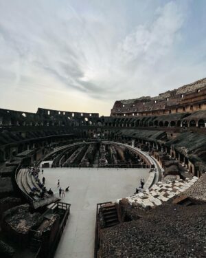 Yuki Kato Instagram - Salah satu bucket list selama ini, akhirnya terpenuhi jugaaaaa!!!! 

Dulu cuma bisa liat dibuku, video, film documenter dan foto ngebayangin colosseum itu sebesar apa, feelsnya gimana hehehe

Seneng bgt aaaaa! Keliling colosseum pakai audio guide juga udh cukup bgt buat aku.. sekian #diaryukikato 🩷