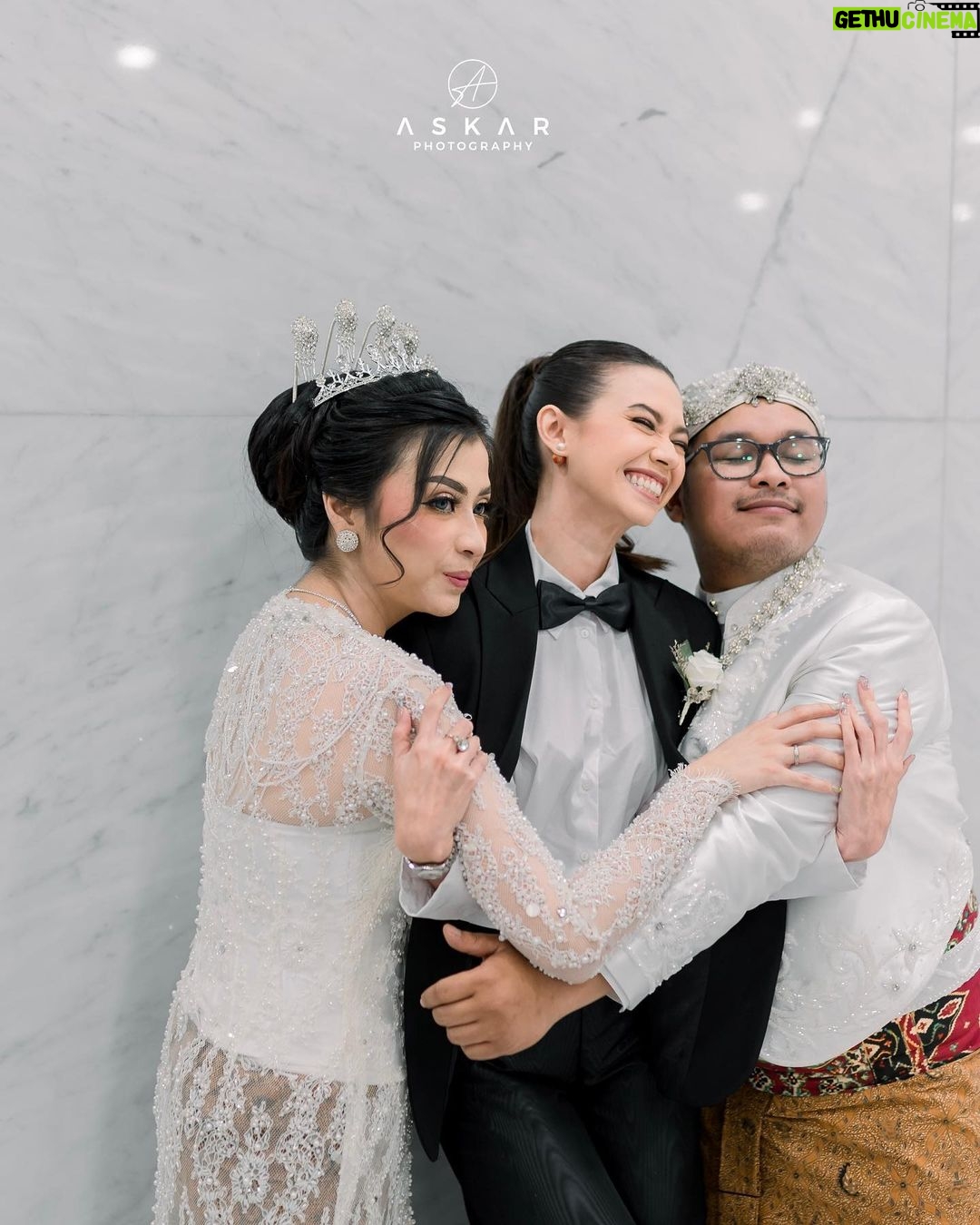 Yuki Kato Instagram - Now you only get to annoy one person for the rest of your life! Congrats love birds!