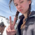 Yuki Kato Instagram – Throwback dulu boleh? kangen juga nih jatuh guling2an di salju, kepentok2 papan 🎿❄️🧡

#diaryukikato Hakuba, Nagano