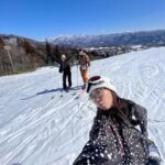 Yuki Kato Instagram – Throwback dulu boleh? kangen juga nih jatuh guling2an di salju, kepentok2 papan 🎿❄️🧡

#diaryukikato Hakuba, Nagano