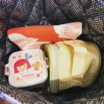 Yuko Nakazawa Instagram - ⭐︎⭐︎ 和柄が可愛い 保冷袋を見つけました🥰 使いやすくて ファスナーじゃない所が良い。 これから どんどん気温が上がっていく季節。 毎日のお弁当 色んなのが欲しくなります。 温かいお味噌汁がよほど 気に入ったようで、 今日もお野菜たーっぷりの お味噌汁を。 明日はスープが良い！ と、具材のリクエスト入りました☺️ #スープジャー #保冷袋 #裕子のいつものお弁当