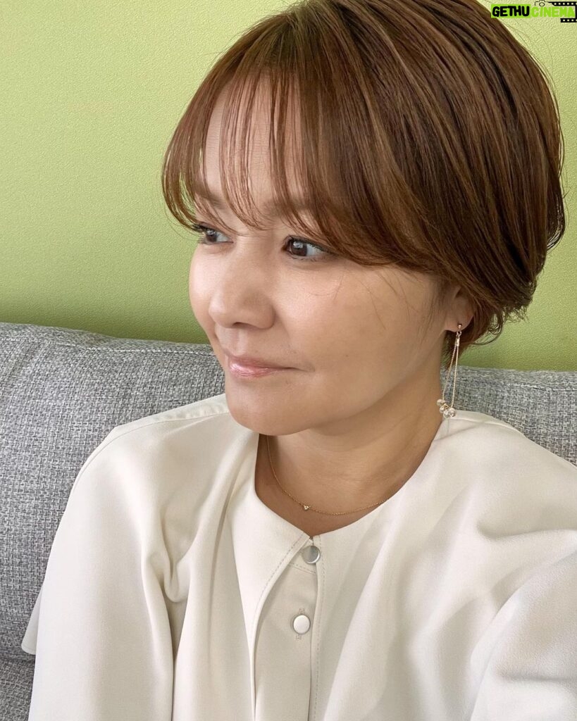 Yuko Nakazawa Instagram - ・・ 今日も綺麗に仕上げてもらいました。 耳に髪をかけるのが好きです。 下半身が筋肉痛で 足がプルプルします🤣