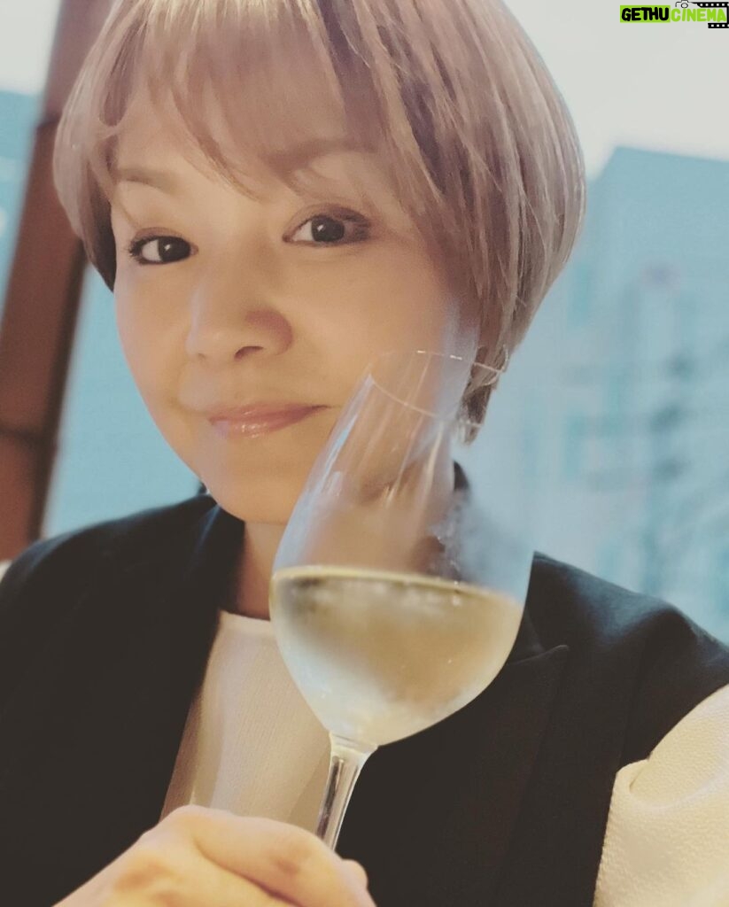 Yuko Nakazawa Instagram - ♡♡ 先日、家族で大好きなお店で サプライズ！！ お誕生日おめでとう✨を していただきました。 本当、 びっくりびっくり！ 大変美味しいお酒でした。 ありがとうございました✨ さ！ ５０目前。 想像すらしなかった年代突入まで １週間切りました。