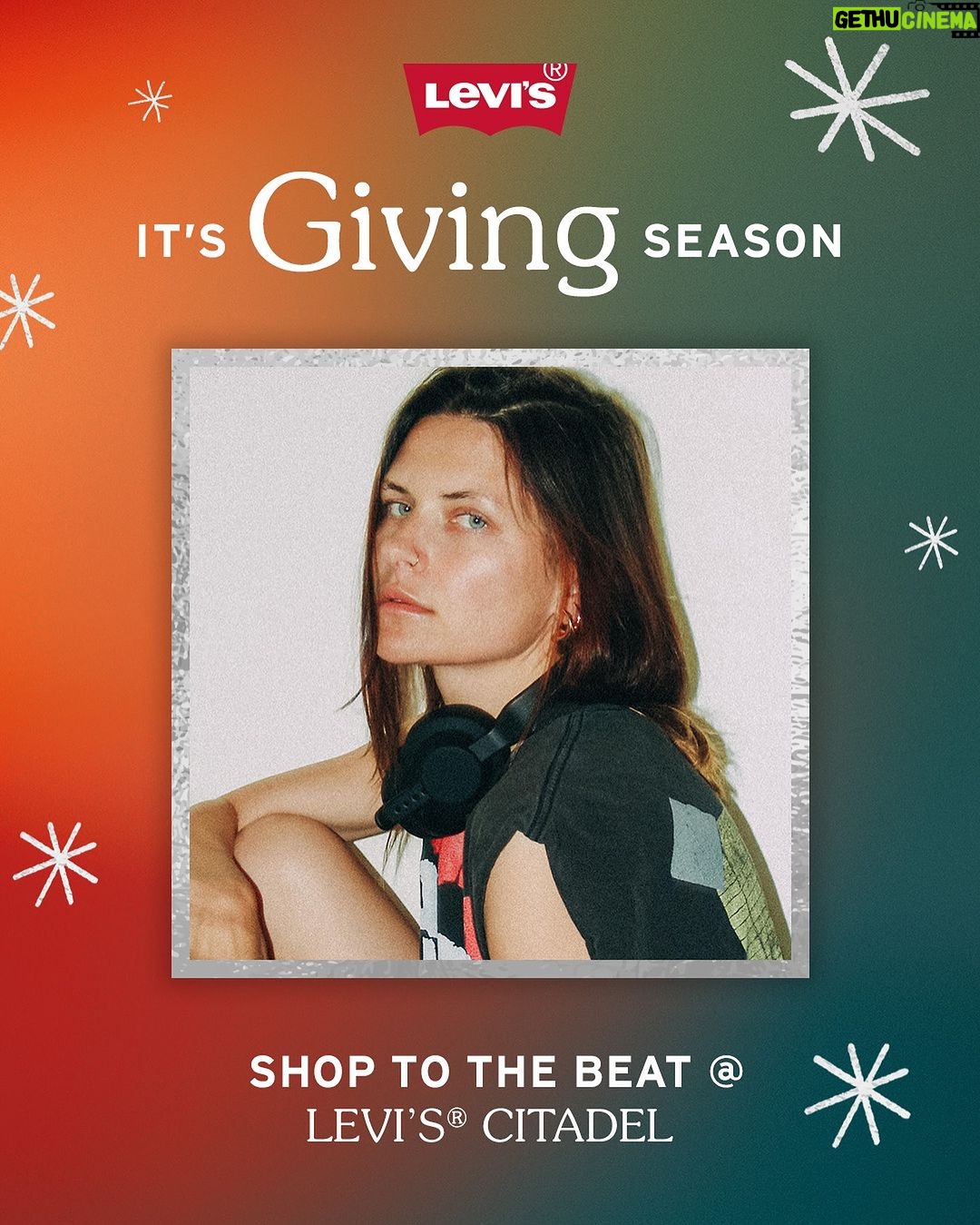 Yulia Kirillova Instagram - hey guys! I’m back to @levis Citadel this year for the next two holiday weekends 12/9-12/10 and 12/16-12/17. I’ll be spinning all day. Please come by and say hi! 🎧❤️👖 #LiveInLevis Los Angeles, California