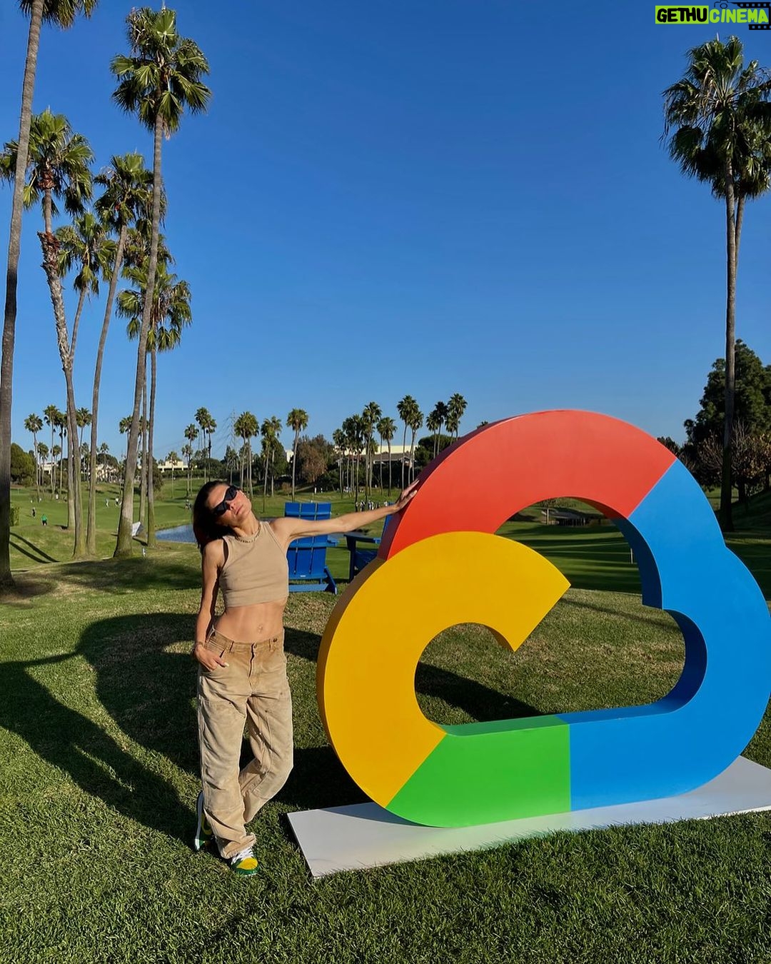 Yulia Kirillova Instagram - thanks @google for letting me take you on a music journey 💛 Manhattan Beach, California