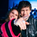 Yuliya Topolnitskaya Instagram - Юхууууу!!!вышел выпуск «НЕИГРЫ»🩷 Ребята спасибо вам большое,было супер весело,я давно так не смеялась @anton.shastoon @pozov 🖤 @sergeymatvienko1 прости за всё 😂🩷 Посмотреть выпуск можно ВКонтакте 🔥это просто разрыв😂🔥